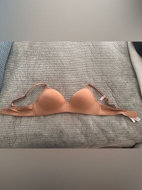 Victoria's Secret Nude Peach Smooth T-Shirt Bra NWT